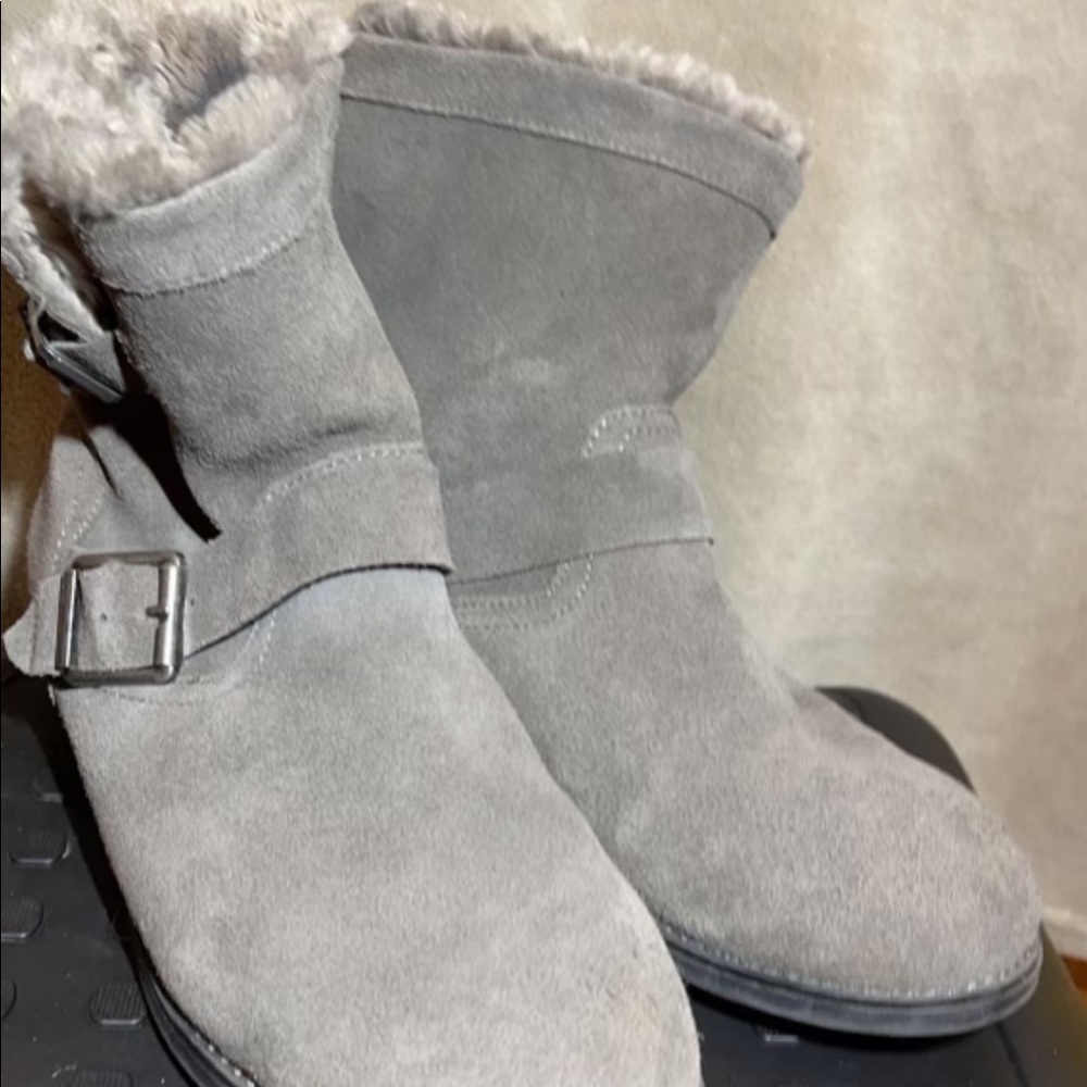 hardly worn before basically new. Still in great condition.